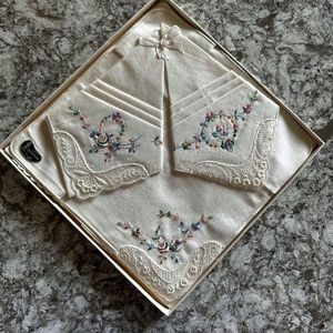 Vintage Women's Hankie Set